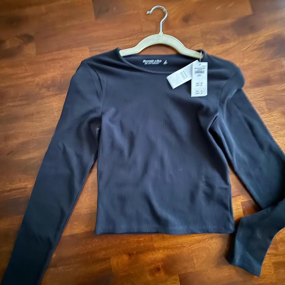 Abercrombie & Fitch Black Stretch Ribbed Long Crop Top